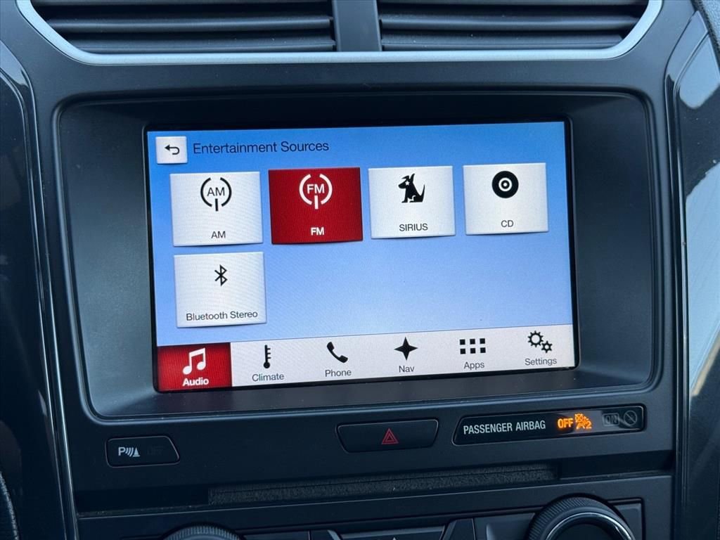 Used 2017 Ford Explorer XLT image 21