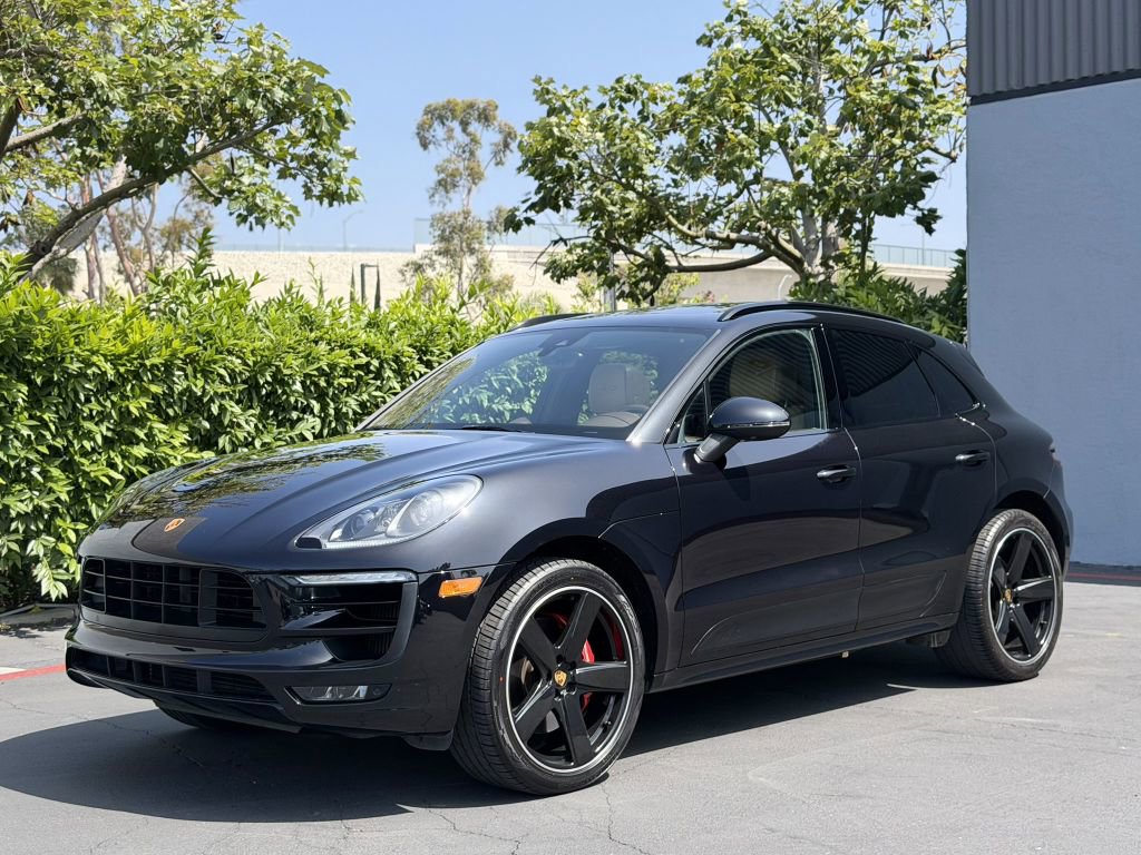 Used 2017 Porsche Macan GTS AWD/4WD image 3