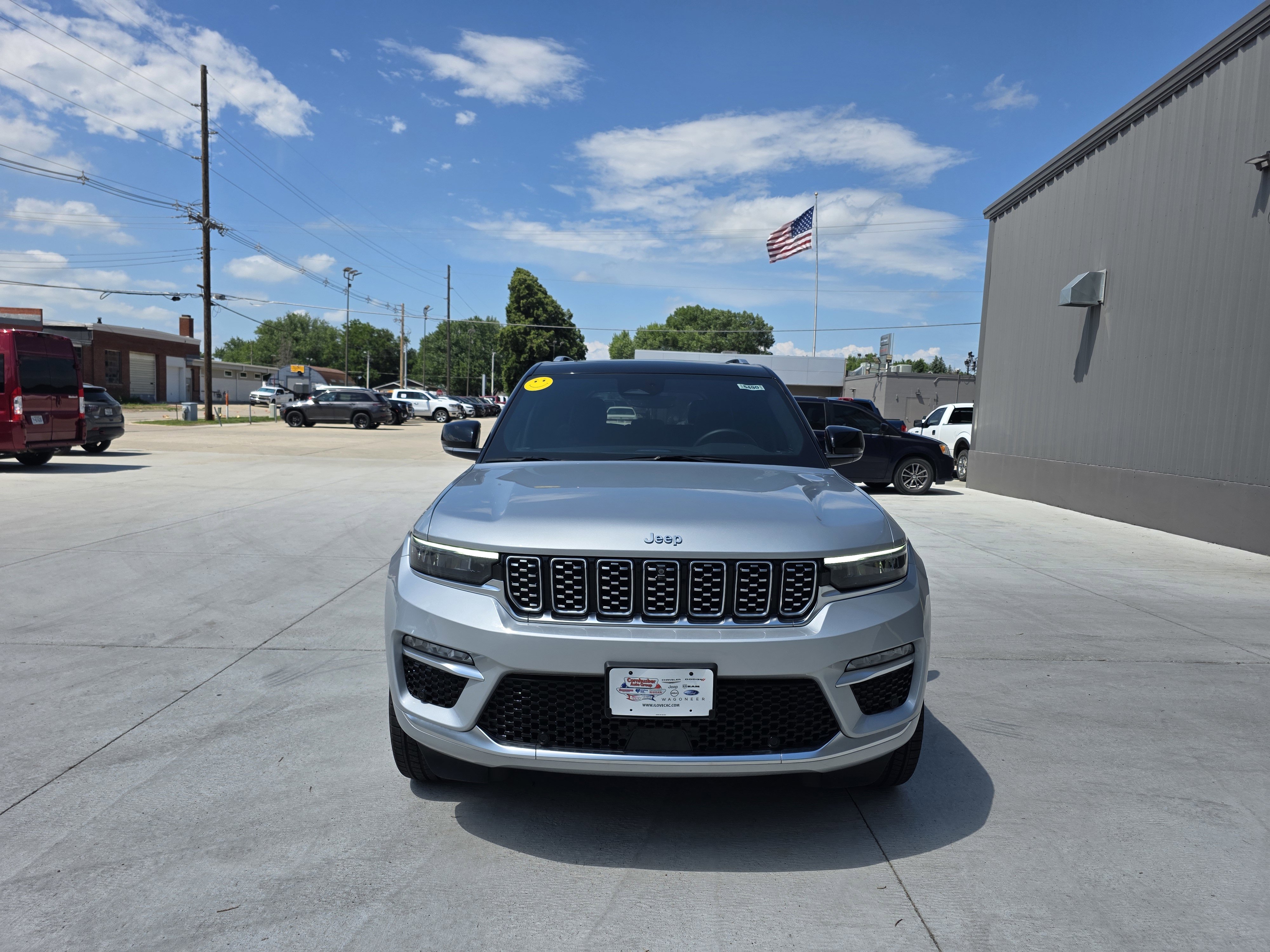 Used 2023 Jeep Grand Cherokee Summit image 3