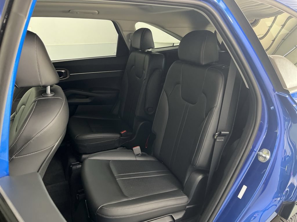 Used 2023 Kia Sorento EX w/ Panoramic Sunroof Package FWD image 20
