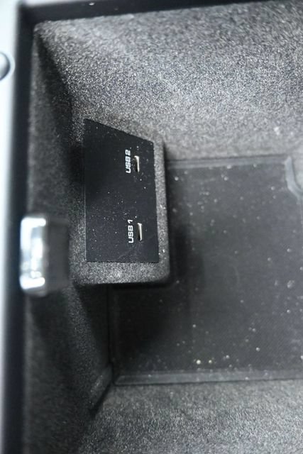 Certified 2022 Porsche Macan AWD/4WD image 17