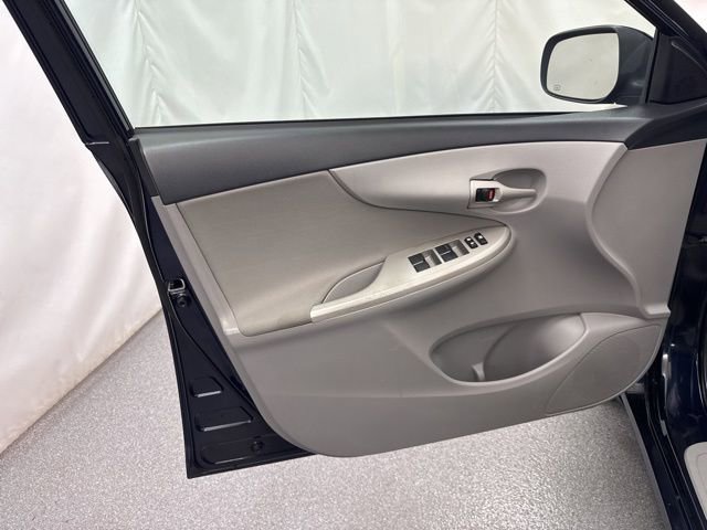 Used 2013 Toyota Corolla LE image 10