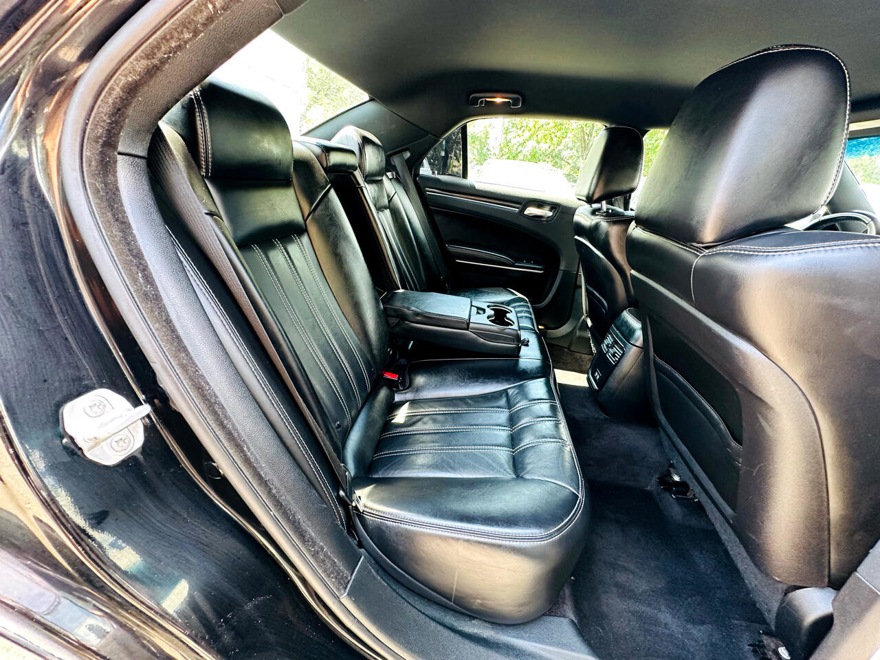 Used 2019 Chrysler 300 S image 33