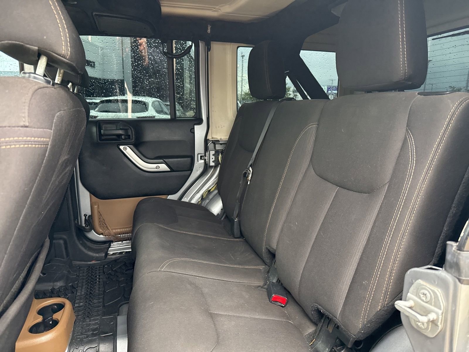 Used 2015 Jeep Wrangler Unlimited Rubicon w/ Max Tow Package image 24