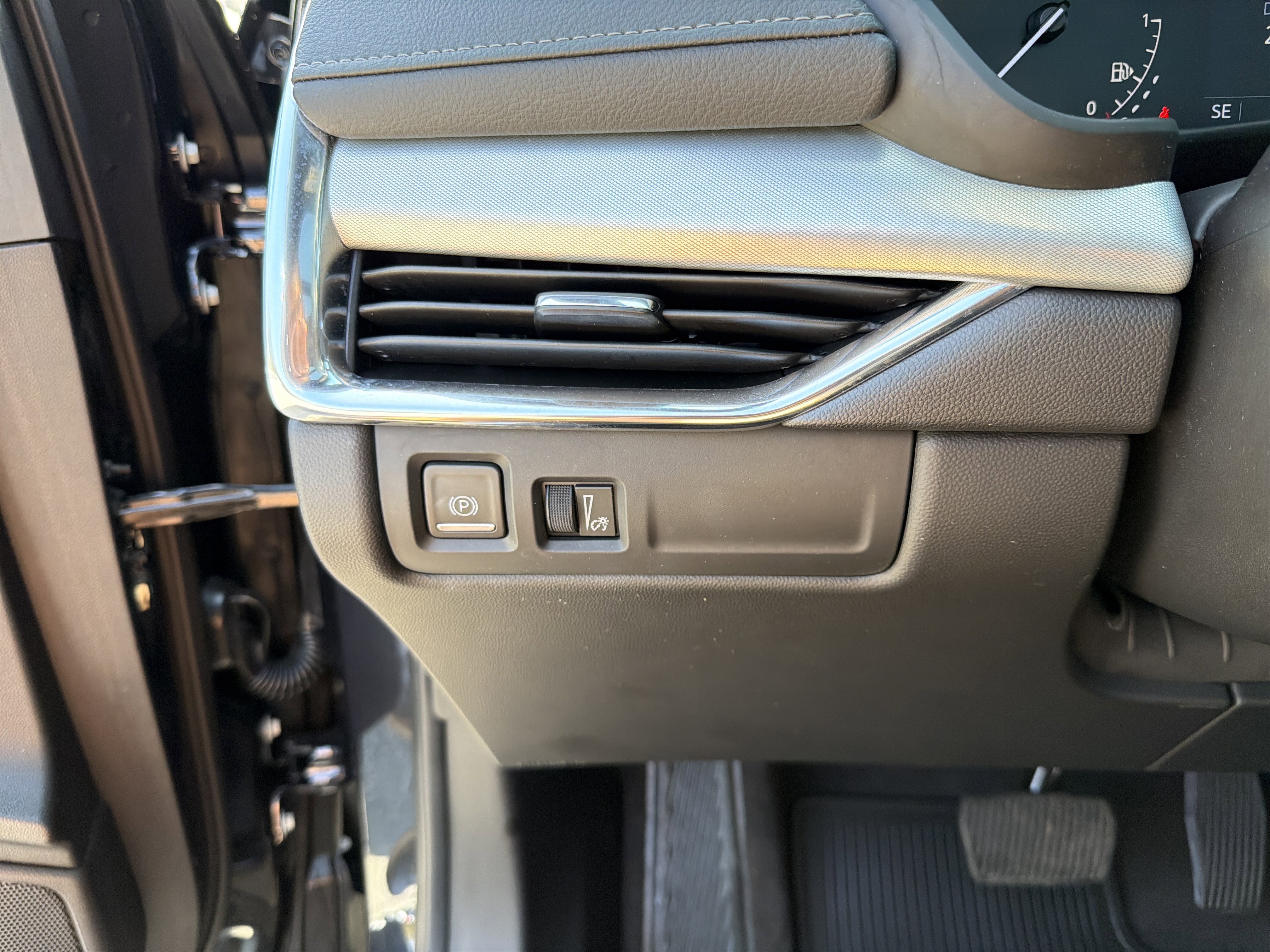 Used 2023 Cadillac XT4 Premium Luxury w/ Enhanced Visibility Package image 37