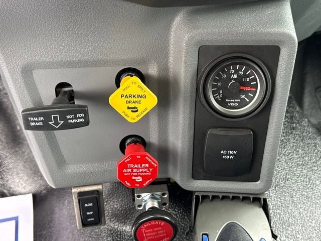New 2027 Ford F750 2WD Regular Cab Super Duty image 32
