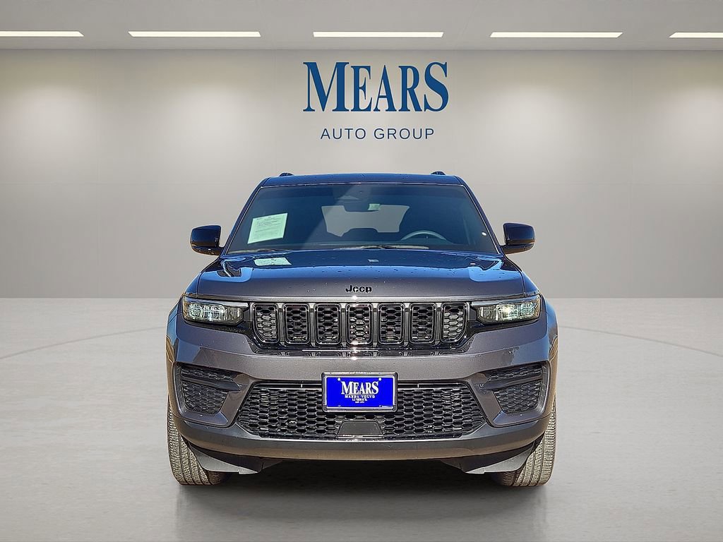 Used 2023 Jeep Grand Cherokee Altitude image 9