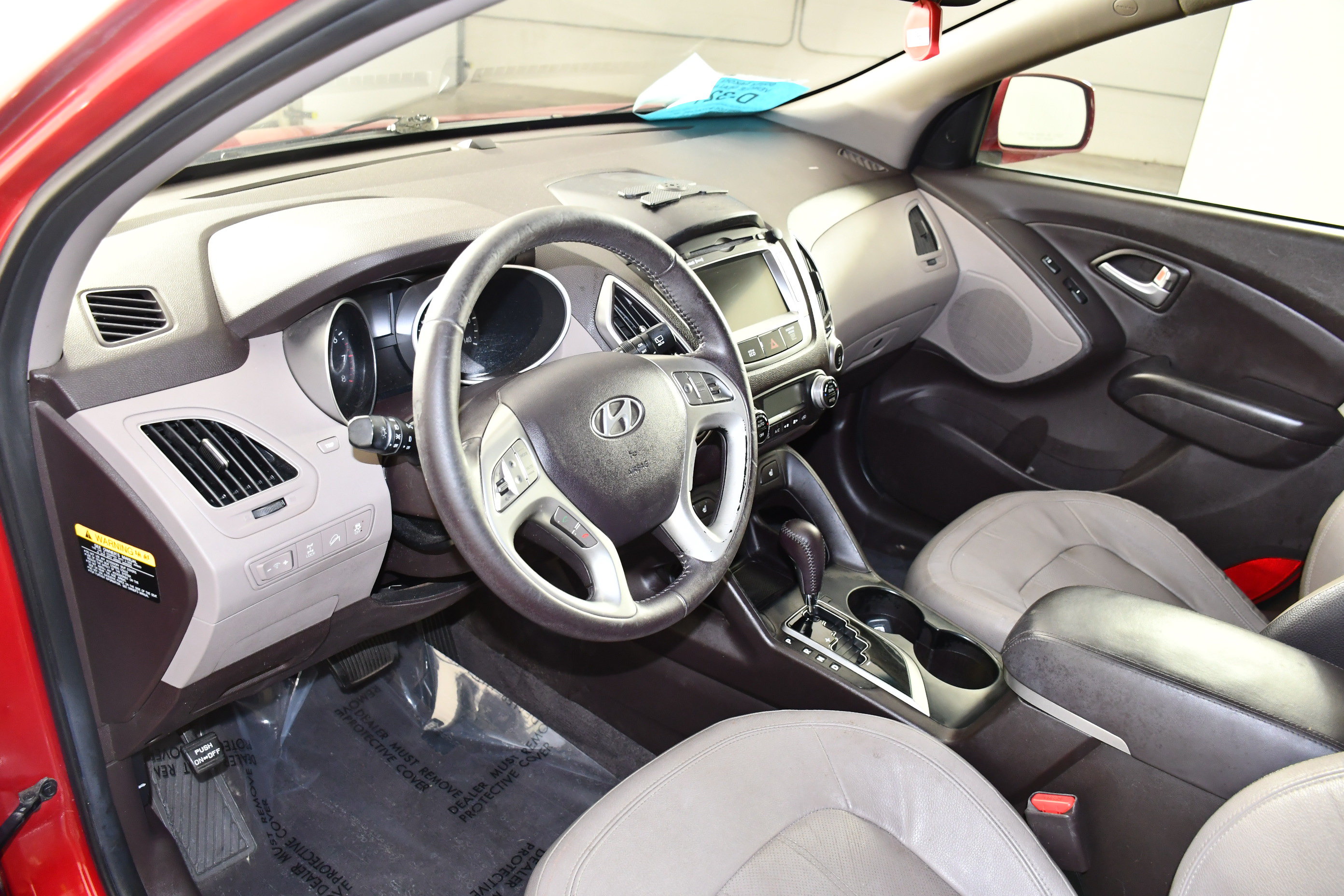 Used 2013 Hyundai Tucson Limited w/ Premium Pkg AWD/4WD image 2