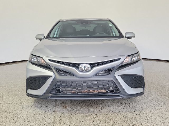 Used 2024 Toyota Camry SE FWD image 3