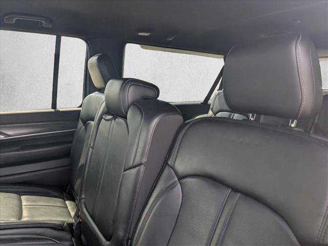 Used 2024 Jeep Wagoneer L Series II w/ Flexible Seating Group AWD/4WD image 15