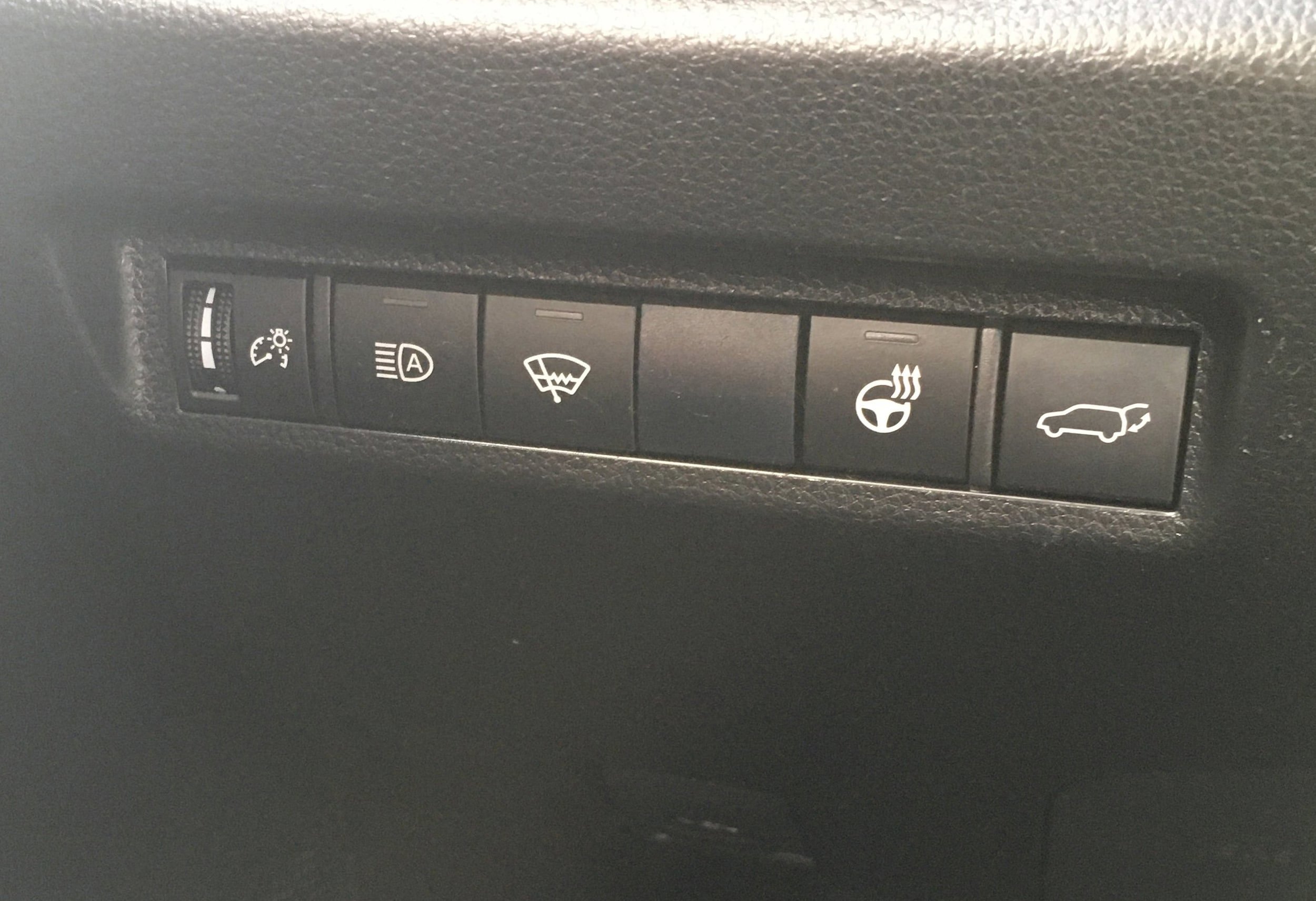 Used 2020 Toyota RAV4 XLE w/ Convenience Package AWD/4WD image 13