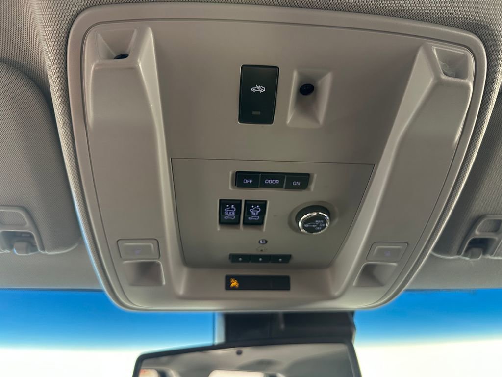 Used 2019 GMC Yukon Denali image 36