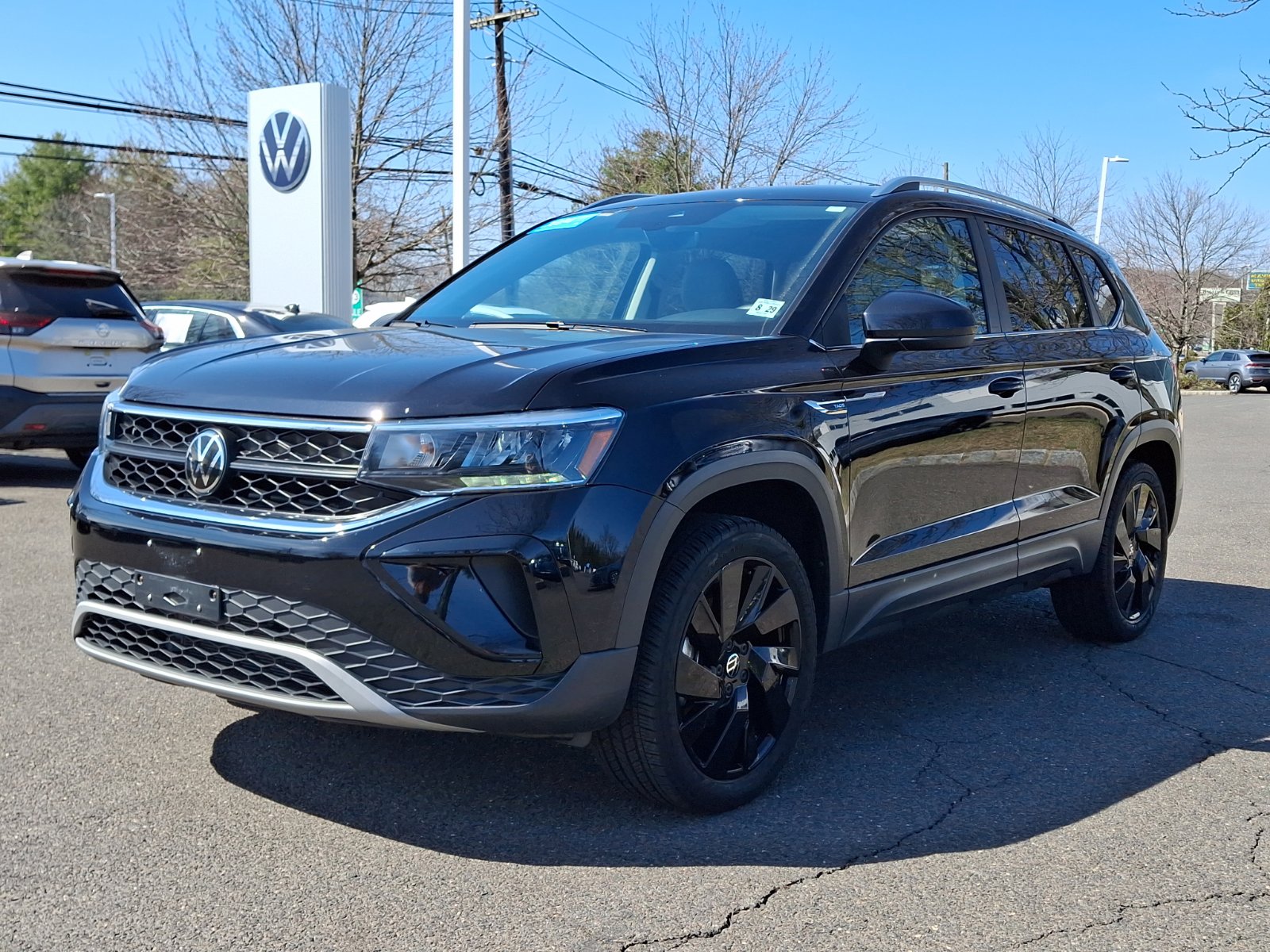 Certified 2024 Volkswagen Taos SE AWD/4WD image 3