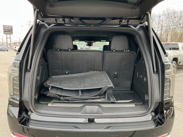 Used 2025 Chevrolet Tahoe High Country image 17