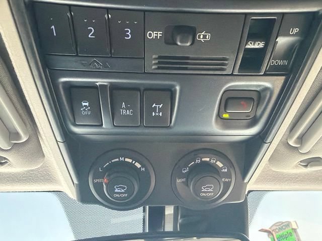 Certified 2022 Toyota 4Runner TRD Off-Road Premium AWD/4WD image 16