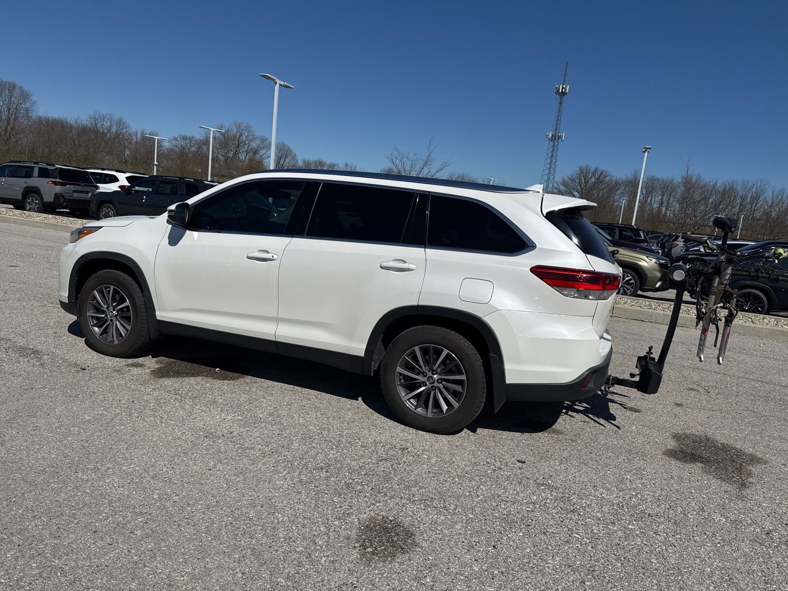 Used 2019 Toyota Highlander XLE image 12