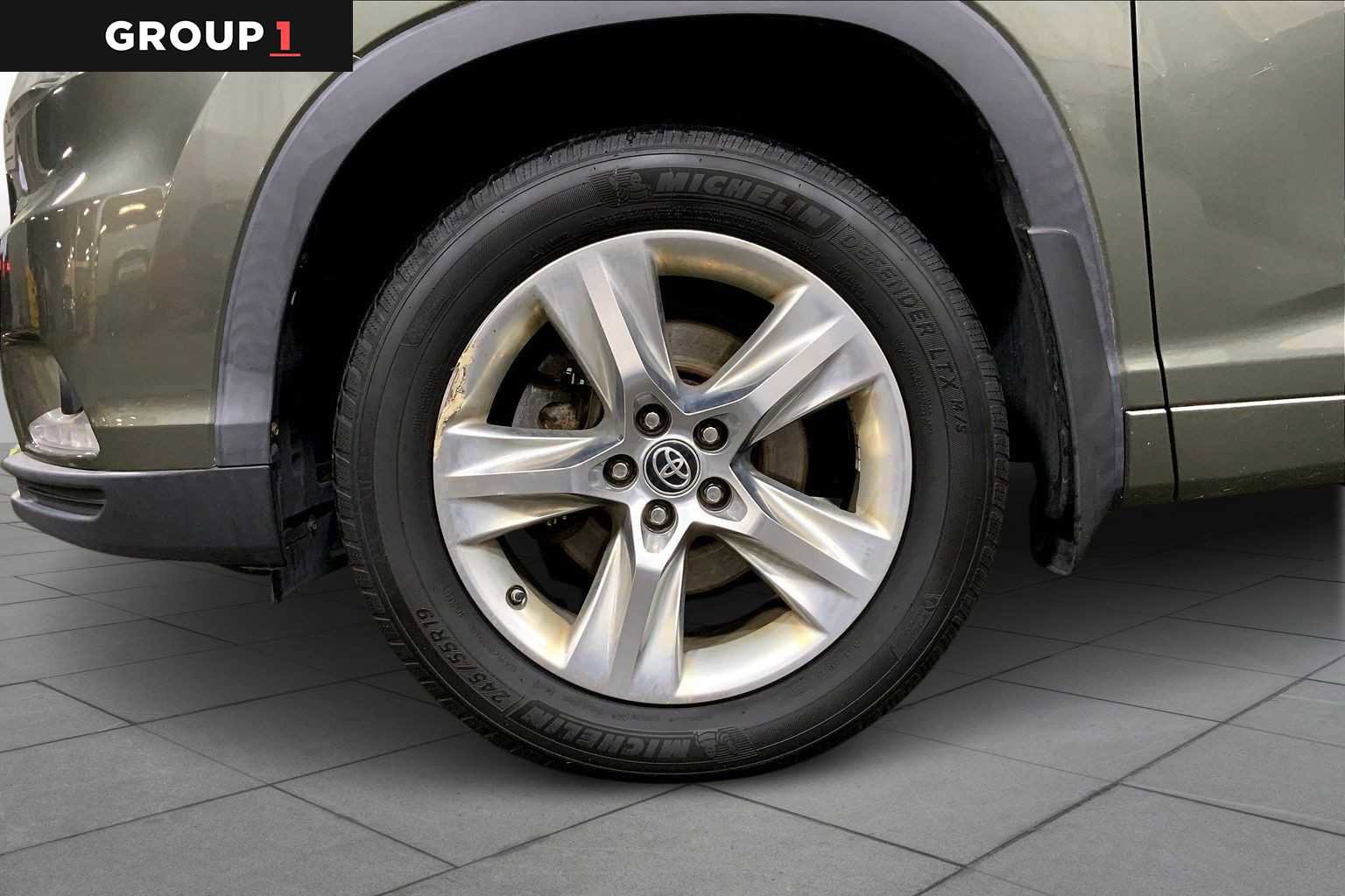 Used 2016 Toyota Highlander Limited Platinum image 10