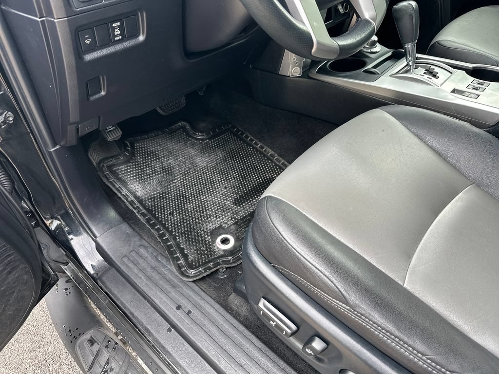 Used 2018 Toyota 4Runner SR5 Premium AWD/4WD image 19