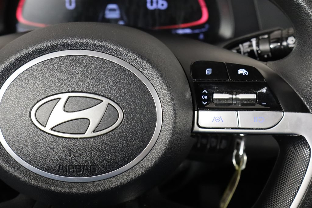 Used 2025 Hyundai Elantra SE FWD image 10