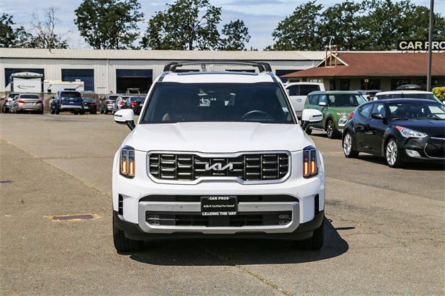 Used 2024 Kia Telluride SX Prestige w/ Towing Package image 3