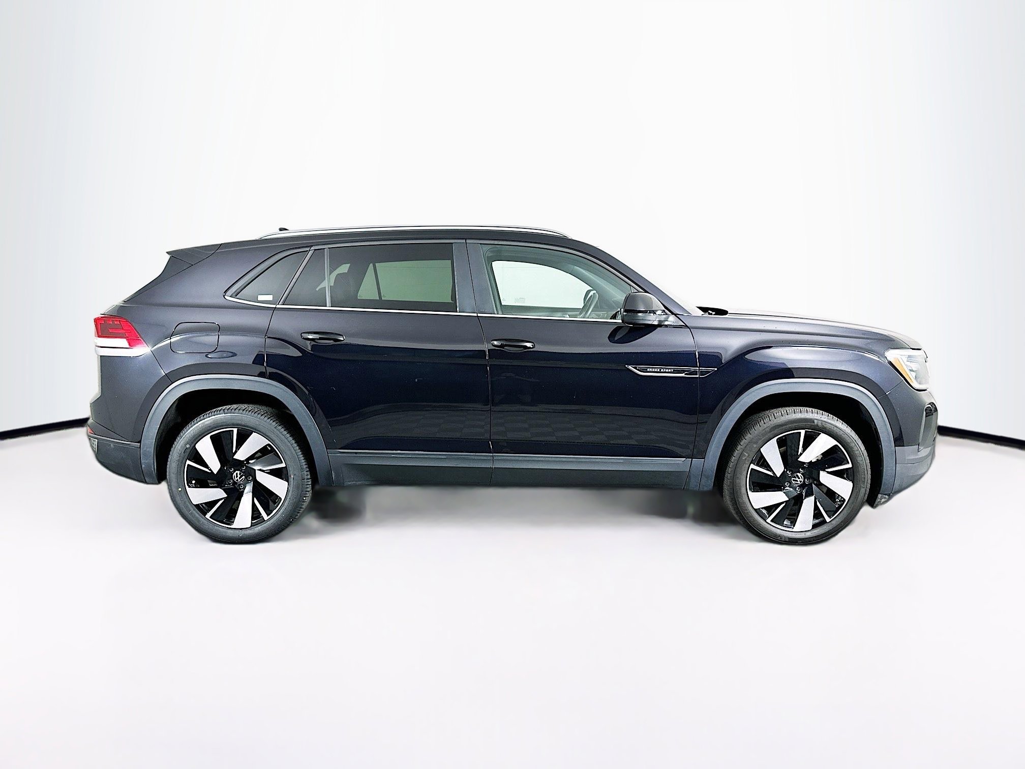 Used 2025 Volkswagen Atlas Cross Sport SE image 10