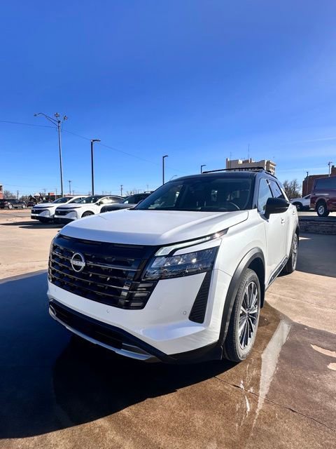 New 2026 Nissan Pathfinder Platinum w/ Cargo Package