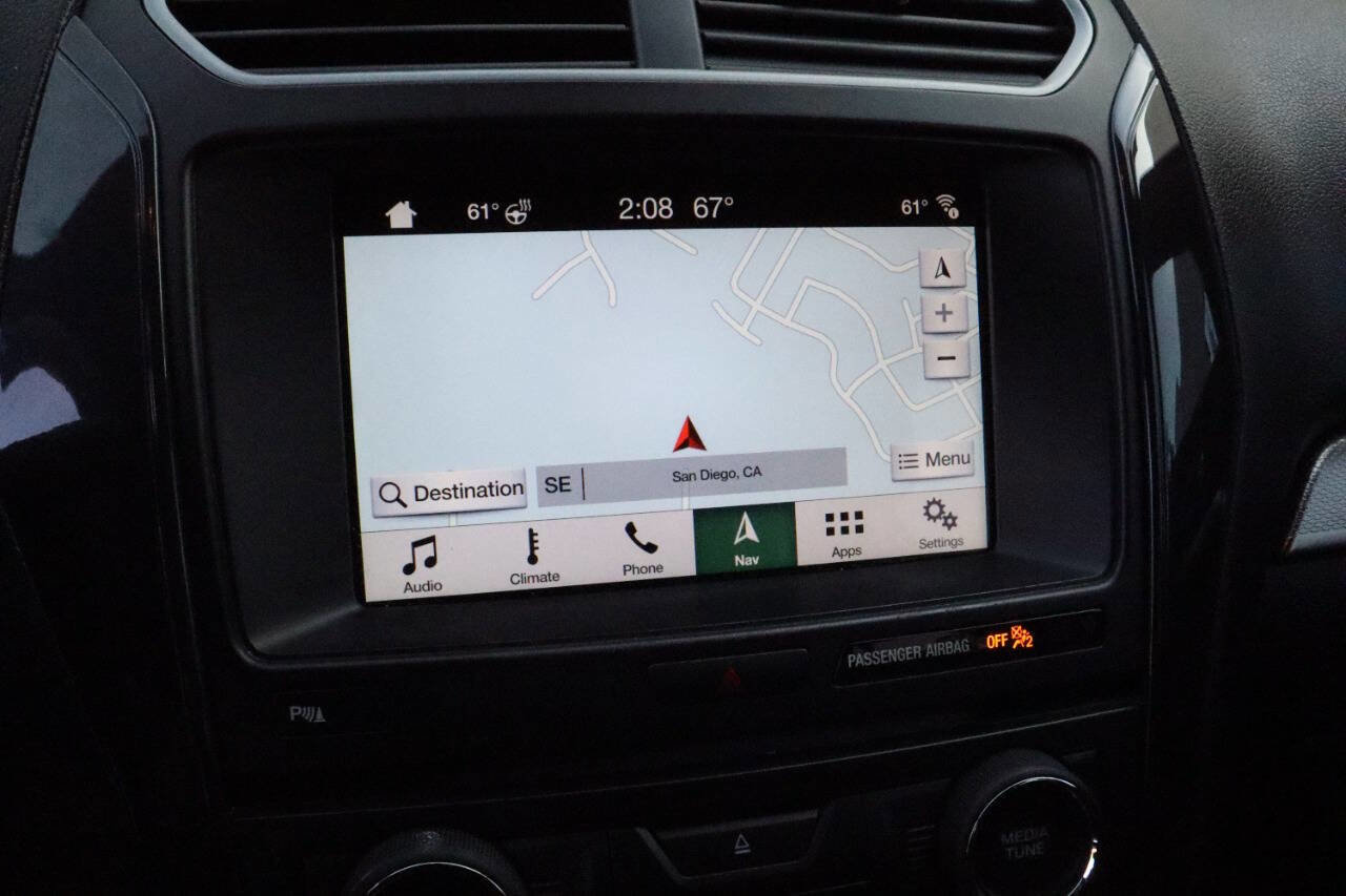 Used 2018 Ford Explorer XLT w/ Equipment Group 202A image 4