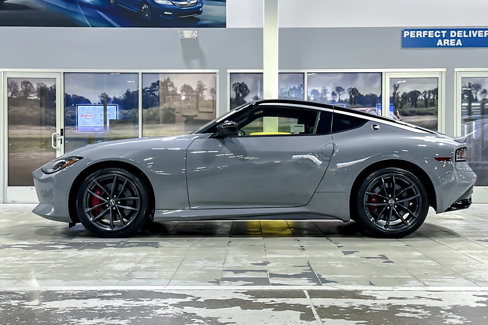 Used 2024 Nissan Z Performance w/ Floor Mat Package image 2