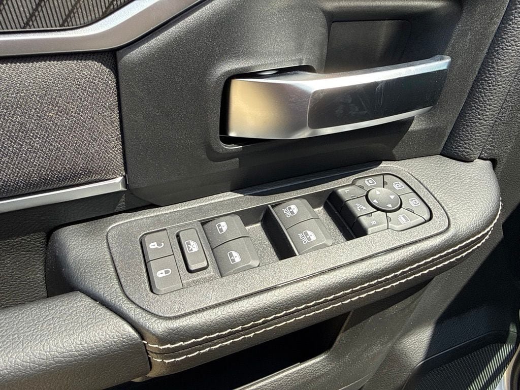 New 2026 RAM 2500 Big Horn AWD/4WD image 18