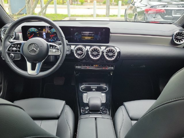 Used 2023 Mercedes-Benz CLA 250 image 13