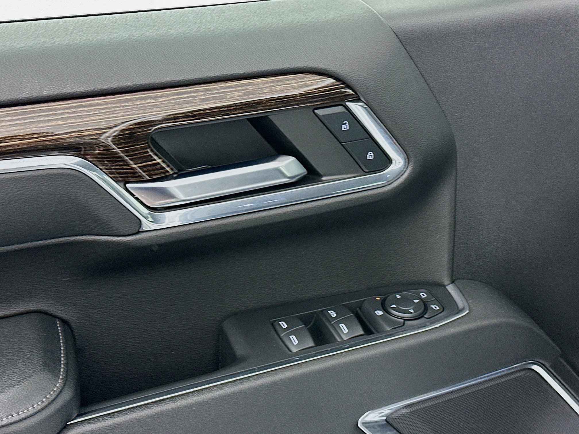 Used 2024 GMC Sierra 1500 Elevation w/ LPO, Elevation Black Package image 15