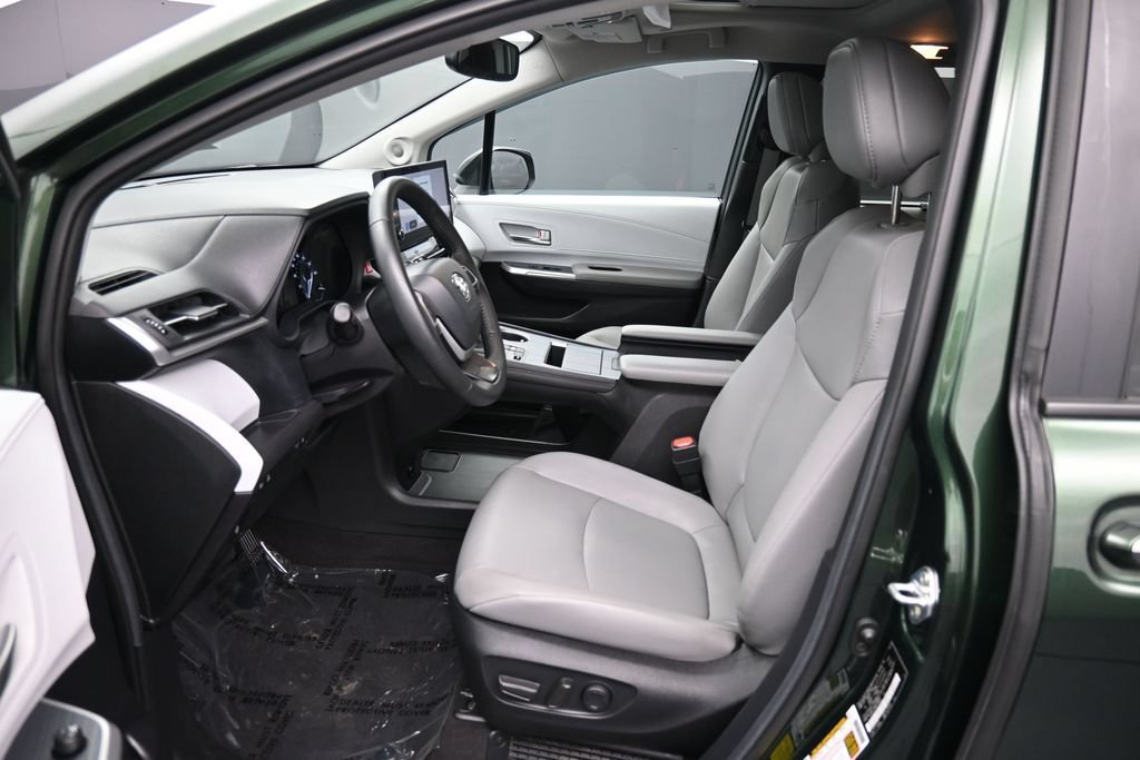Certified 2025 Toyota Sienna XLE w/ XLE Plus Package AWD/4WD image 19