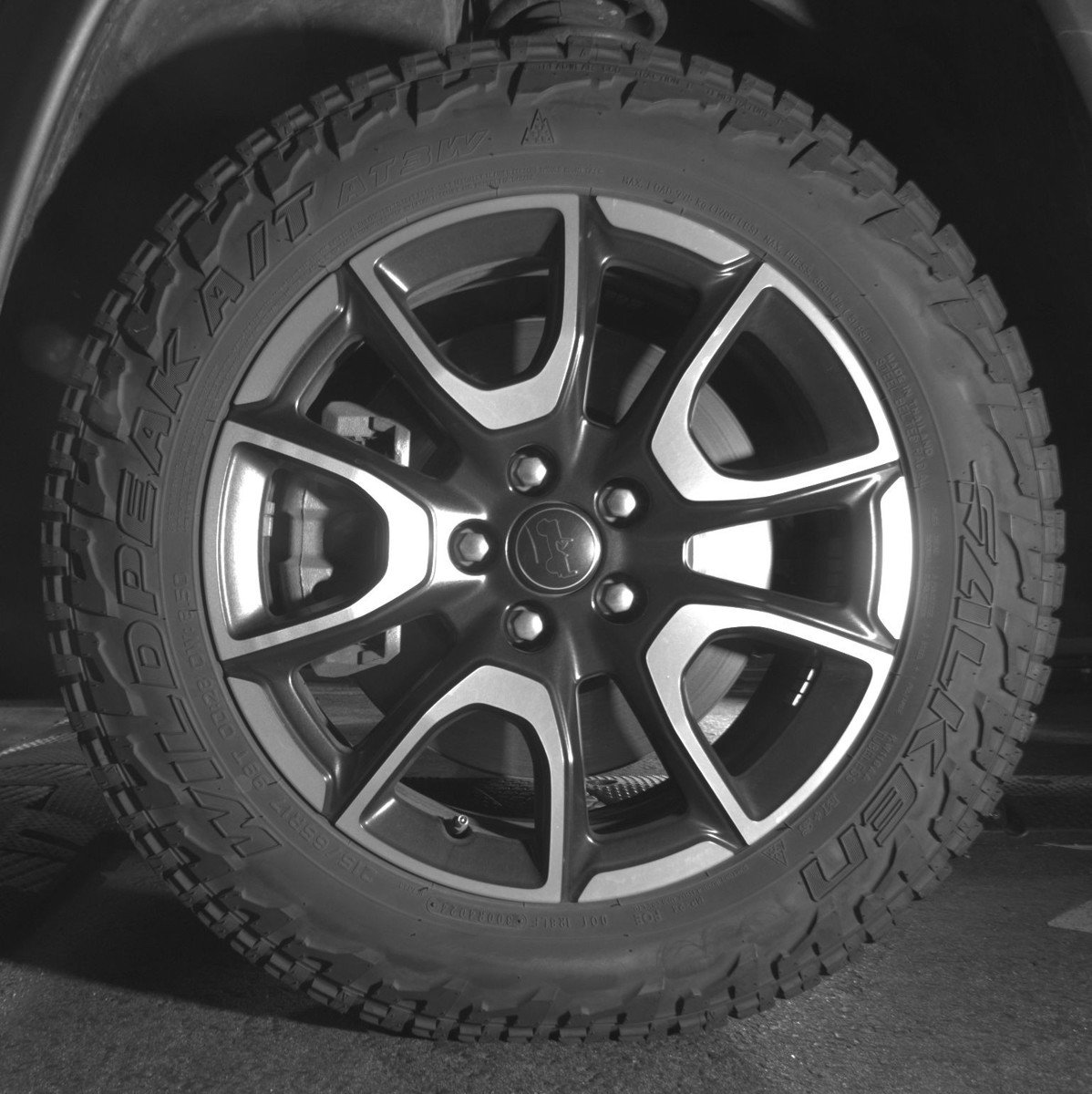 Used 2025 Jeep Compass Trailhawk image 12