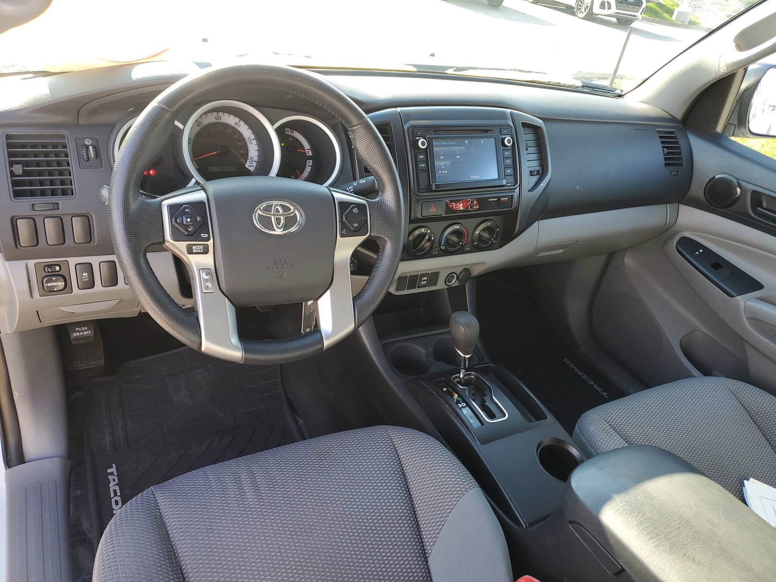 Used 2014 Toyota Tacoma PreRunner w/ Convenience Package image 8