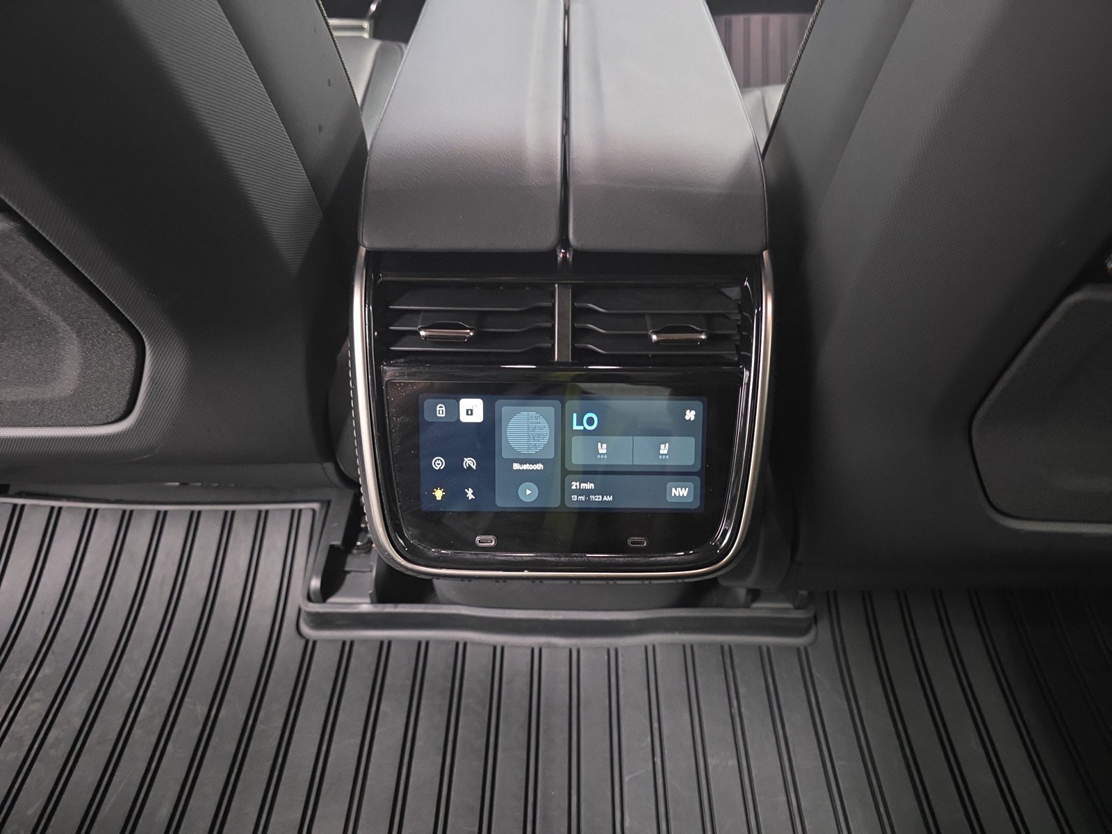 Used 2024 Rivian R1T Adventure AWD/4WD image 28