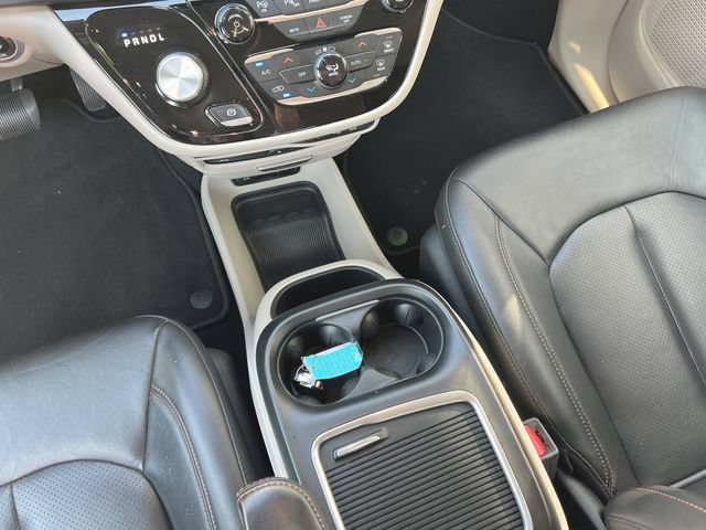 Used 2020 Chrysler Pacifica Touring-L Plus w/ Advanced Safetytec Group FWD image 21