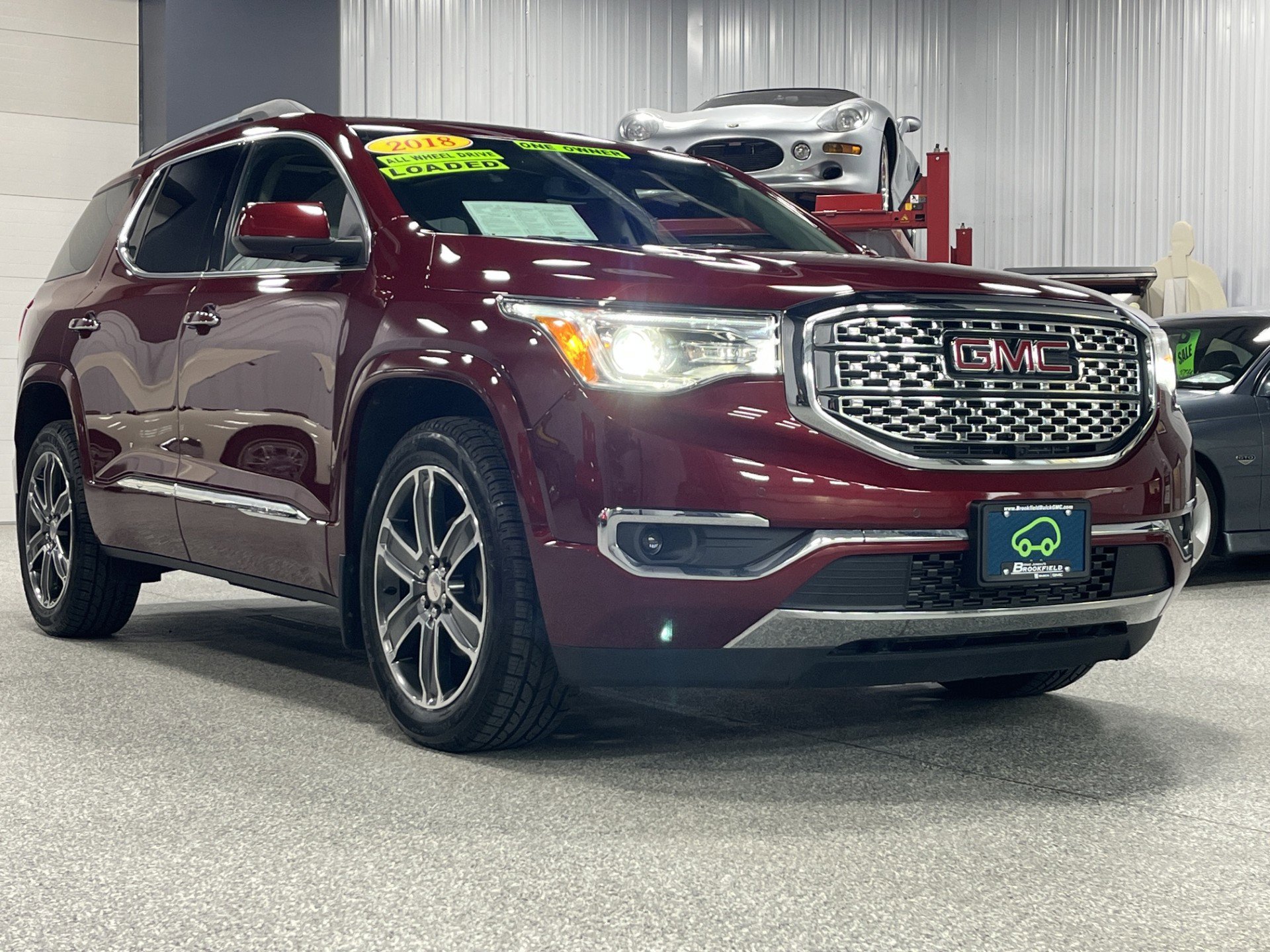 Certified 2018 GMC Acadia Denali w/ Technology Package AWD/4WD image 7