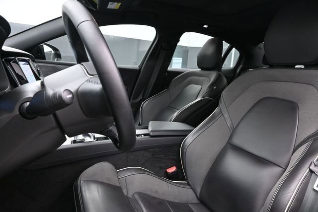 Used 2024 Volvo S60 B5 Plus w/ Climate Package FWD image 10