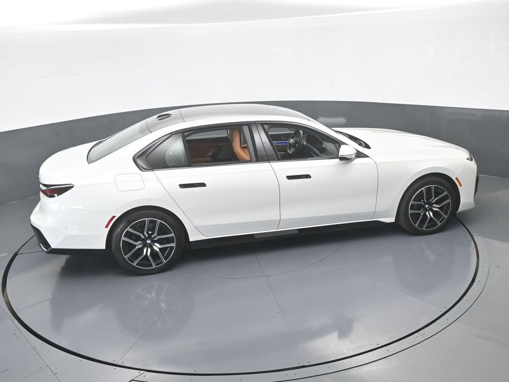 Used 2025 BMW 740i xDrive image 62