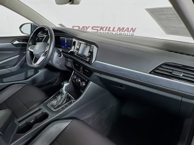 Used 2024 Volkswagen Jetta SE image 37