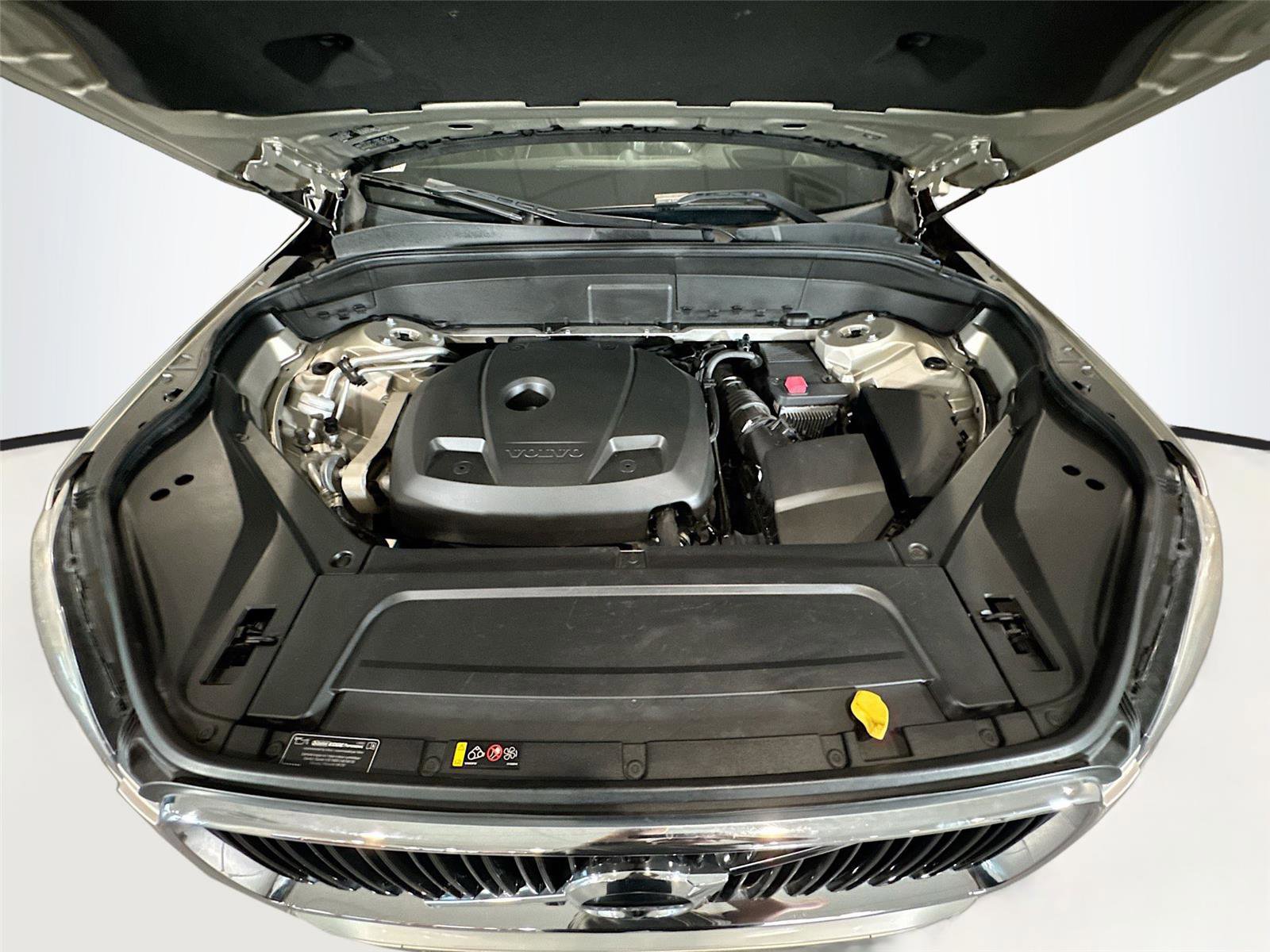 Used 2017 Volvo XC90 T6 Momentum w/ Vision Package image 28