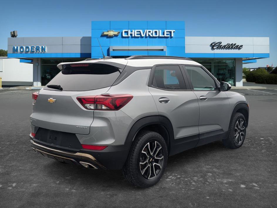 Used 2023 Chevrolet TrailBlazer ACTIV w/ Sun and Liftgate Package image 5