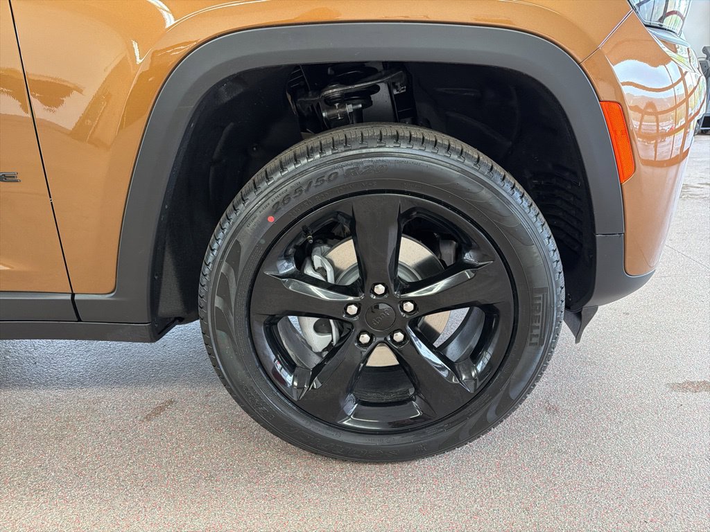 New 2026 Jeep Grand Cherokee Limited w/ Limited Altitude Package AWD/4WD image 28