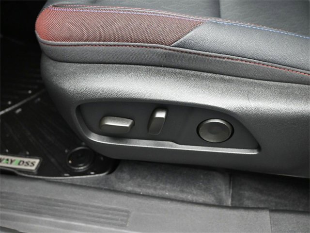 Used 2025 Chevrolet Equinox RS image 9