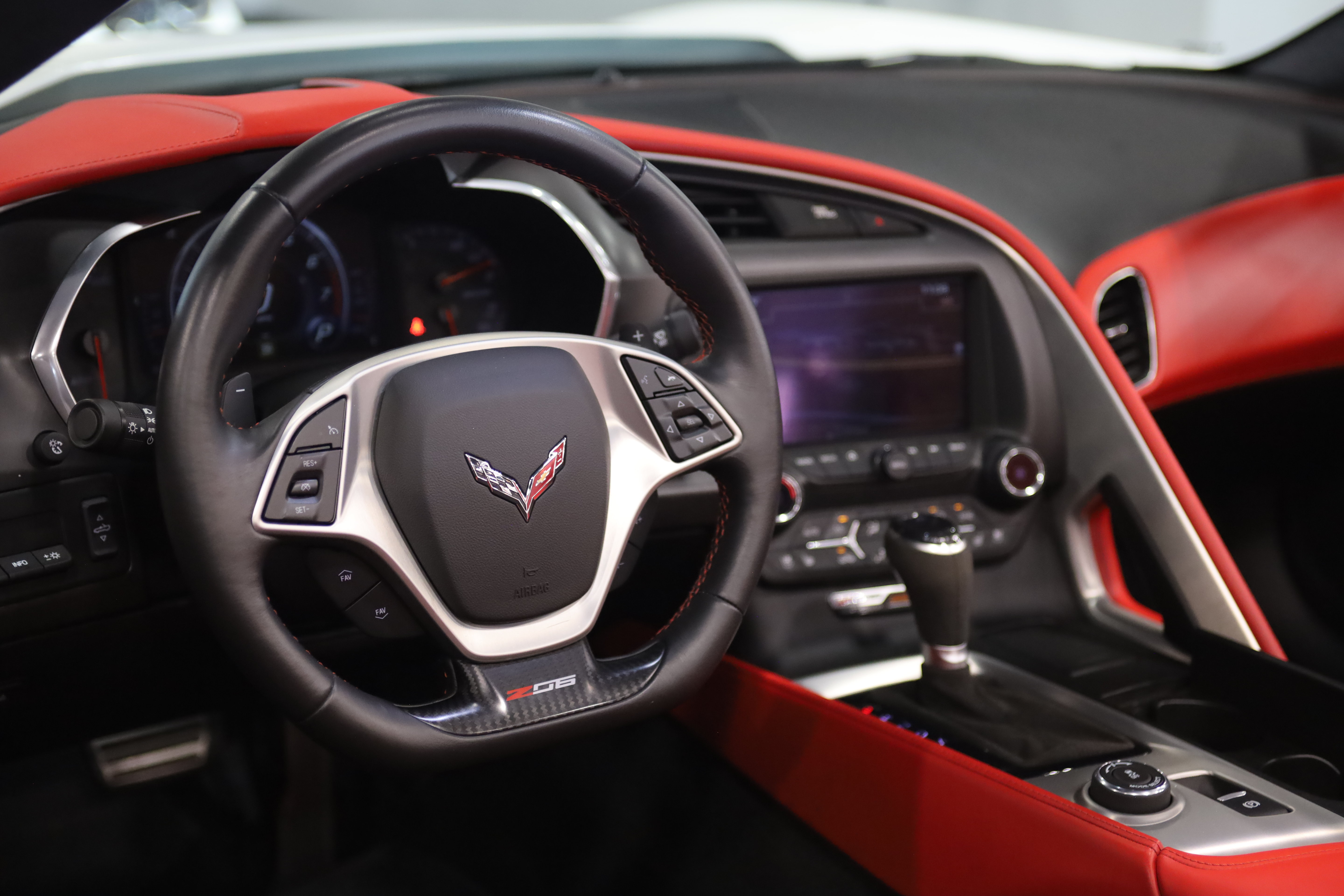 Used 2016 Chevrolet Corvette Z06 w/ 3LZ Preferred Equipment Group RWD image 39