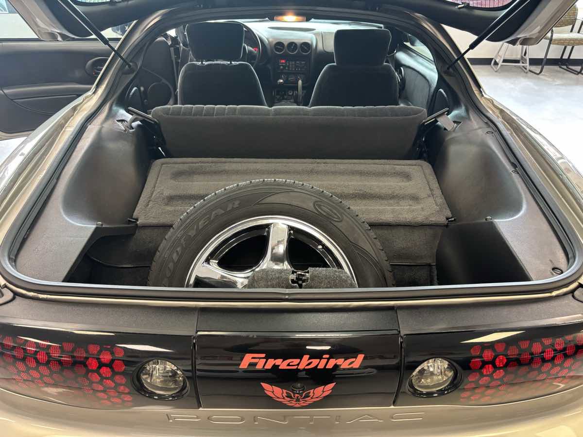 Used 2000 Pontiac Firebird Coupe image 23