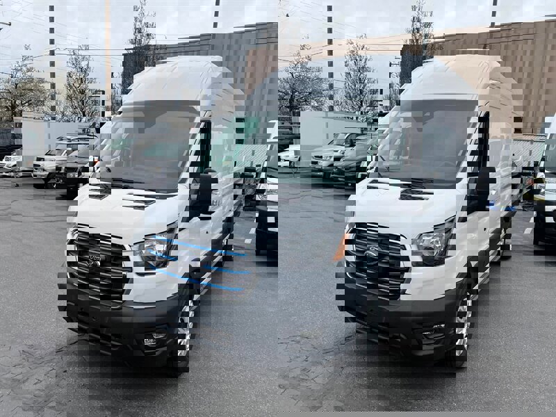 Used 2022 Ford E-Transit 148 High Roof Extended image 3
