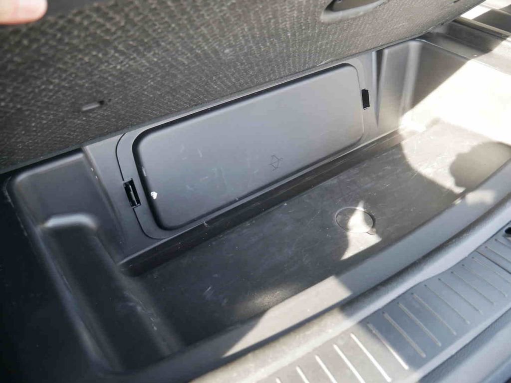 Certified 2024 Jeep Grand Cherokee L Laredo image 10