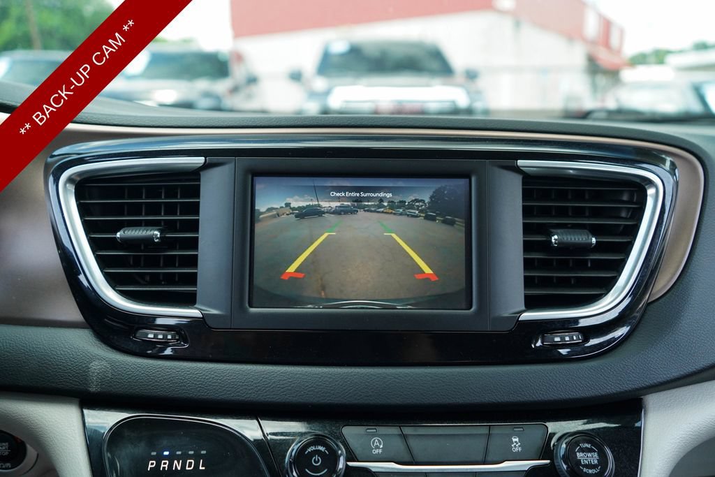 Used 2023 Chrysler Voyager LX FWD image 10