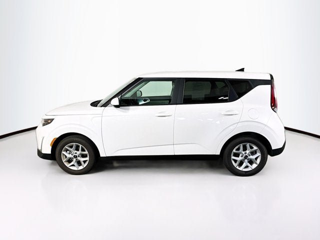 Certified 2023 Kia Soul LX w/ LX Technology Package FWD image 8